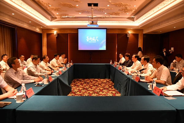 市中區(qū)政府、中國鐵塔山東省分公司、山東三箭集團舉行項目合作簽約儀式